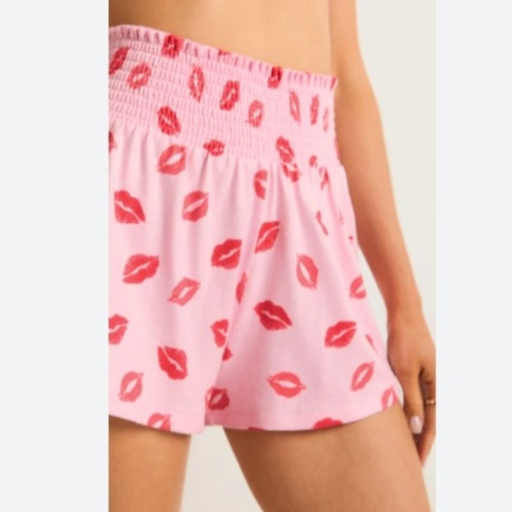 Z Supply Pink Red Lips Smocked Lounge Shorts Pajama Size Large
